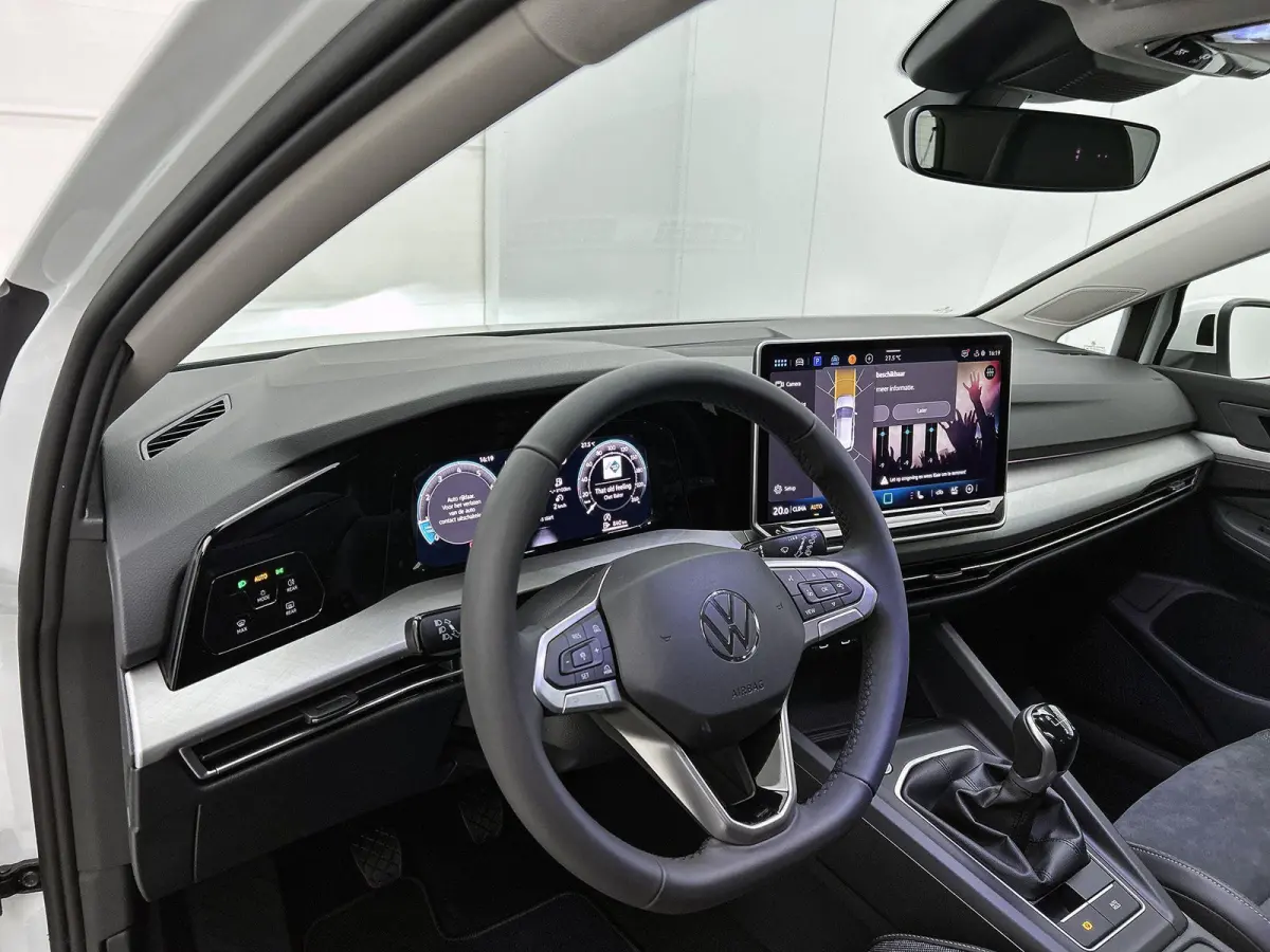 1.5 TSI Life Edition 116 PK | Trekhaak | Elektrisch verstelbare bestuurdersstoel | LED Koplampen | Apple Carplay | Android Auto | Camera | Stoelverwarming | Parkeersensoren | Adaptieve cruis