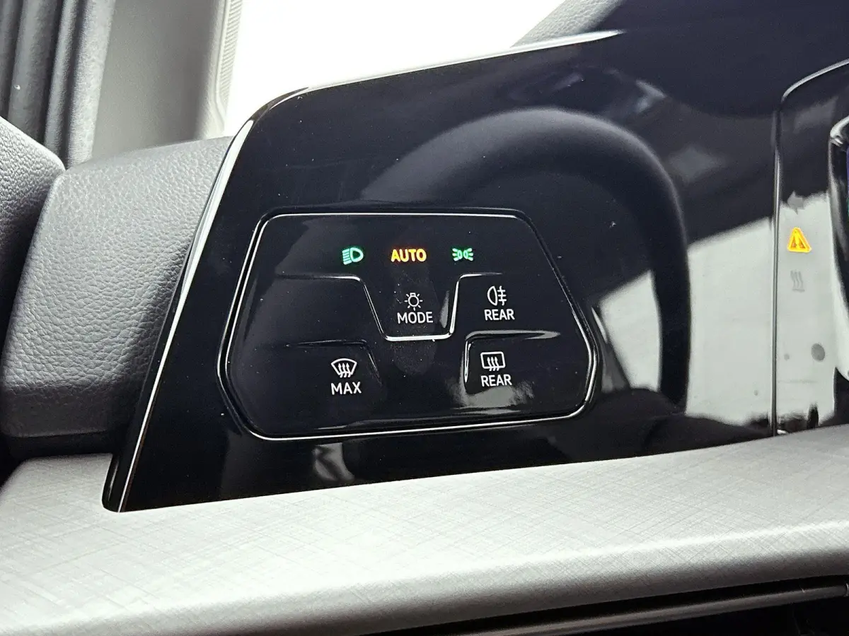1.5 TSI Life Edition 116 PK | Trekhaak | Elektrisch verstelbare bestuurdersstoel | LED Koplampen | Apple Carplay | Android Auto | Camera | Stoelverwarming | Parkeersensoren | Adaptieve cruis
