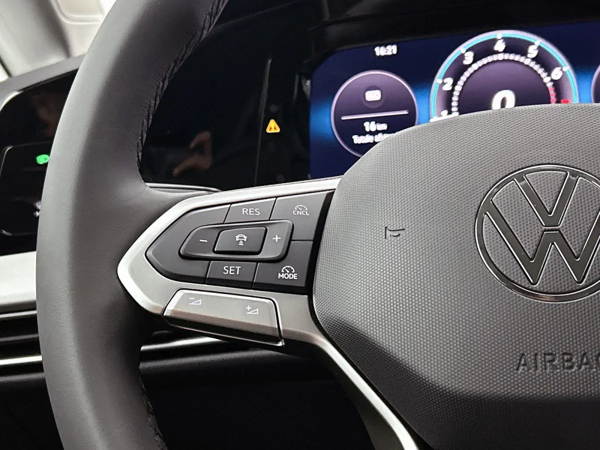 1.5 TSI Life Edition 116 PK | Trekhaak | Elektrisch verstelbare bestuurdersstoel | LED Koplampen | Apple Carplay | Android Auto | Camera | Stoelverwarming | Parkeersensoren | Adaptieve cruis