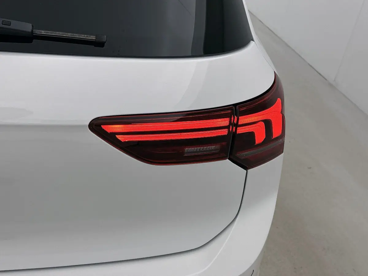 1.5 TSI Life Edition 116 PK | Trekhaak | Elektrisch verstelbare bestuurdersstoel | LED Koplampen | Apple Carplay | Android Auto | Camera | Stoelverwarming | Parkeersensoren | Adaptieve cruis
