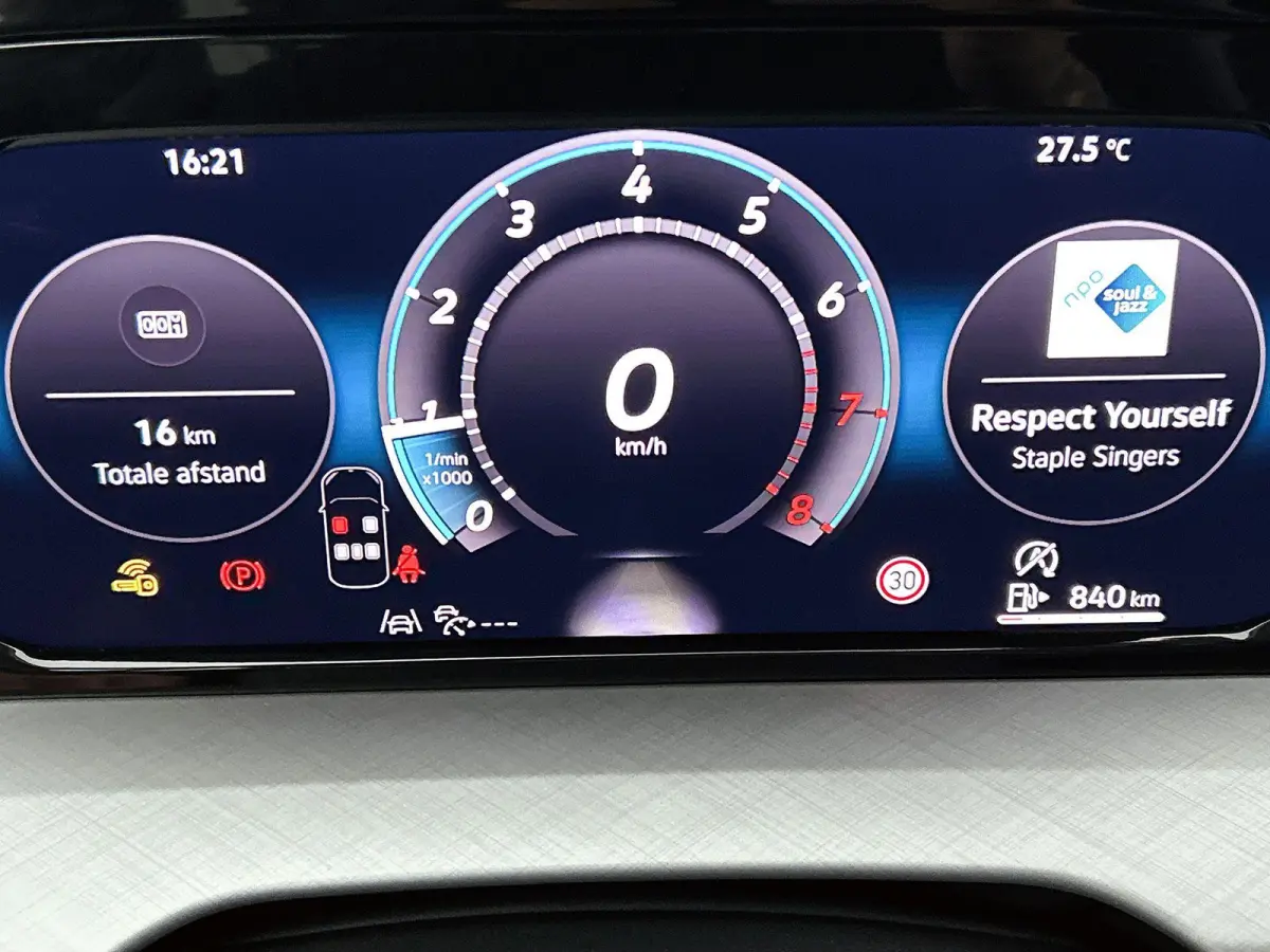 1.5 TSI Life Edition 116 PK | Trekhaak | Elektrisch verstelbare bestuurdersstoel | LED Koplampen | Apple Carplay | Android Auto | Camera | Stoelverwarming | Parkeersensoren | Adaptieve cruis