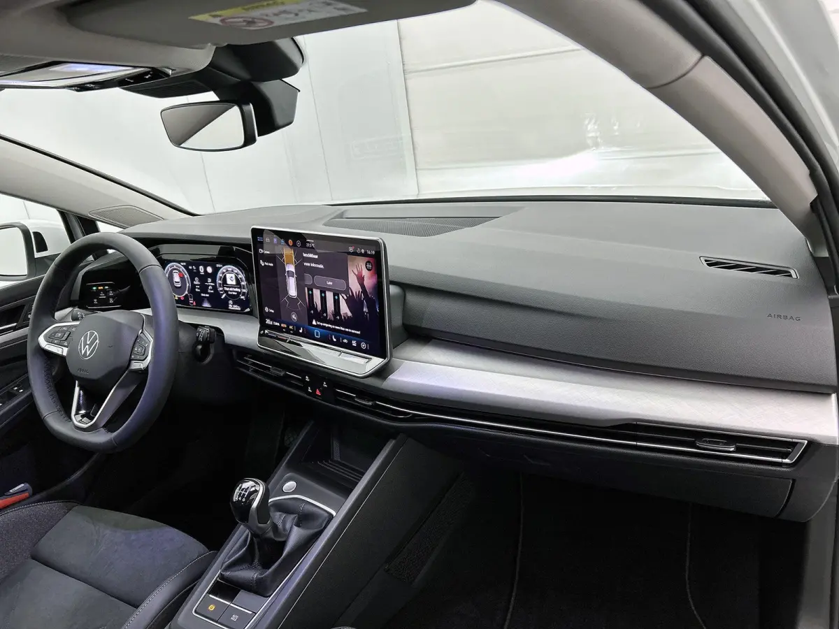 1.5 TSI Life Edition 116 PK | Trekhaak | Elektrisch verstelbare bestuurdersstoel | LED Koplampen | Apple Carplay | Android Auto | Camera | Stoelverwarming | Parkeersensoren | Adaptieve cruis