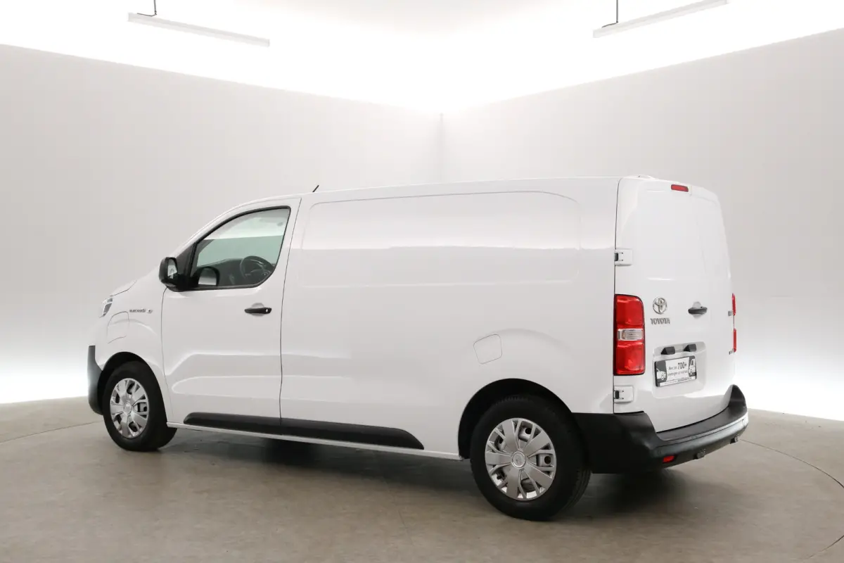 Worker 75 kWh Extra Range L2H1 | Snelladen | SOH 99% | Airco | Cruise | Carplay | 3 Zits | Parkeersens.