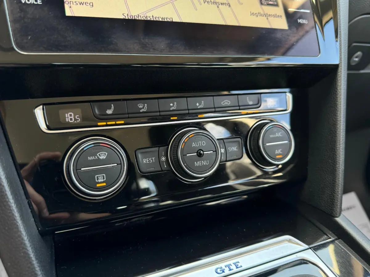 1.4 TSI GTE | Alcantara/Leder | Carplay | Navigatie | Adaptive Cruise | Climate