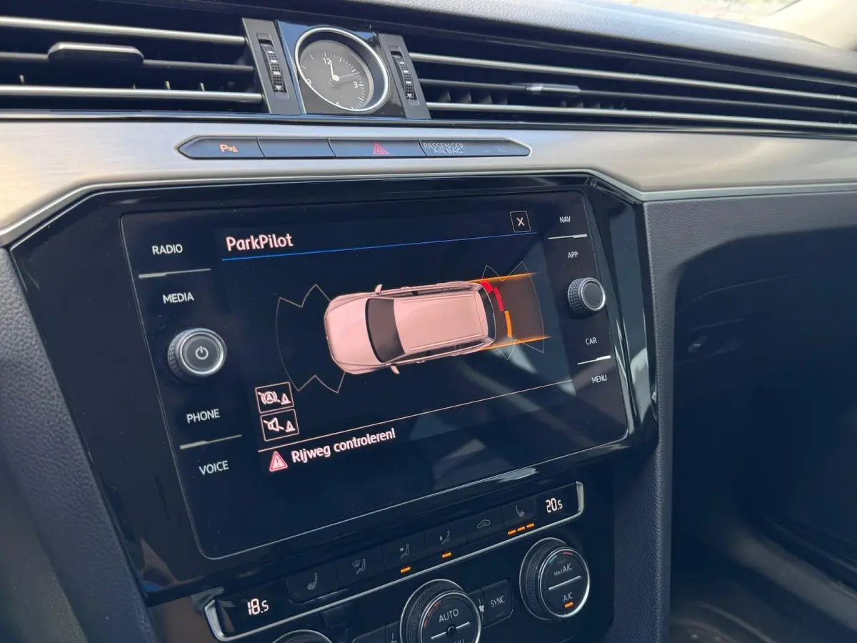 1.4 TSI GTE | Alcantara/Leder | Carplay | Navigatie | Adaptive Cruise | Climate