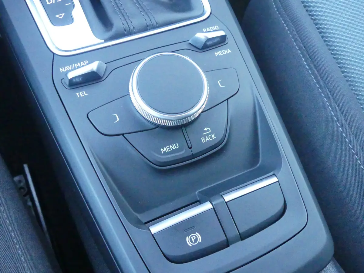 1.4 TFSI CoD Design | TREKHAAK | NAVI | PARKEERSENSOREN V+A | LMV 19" |