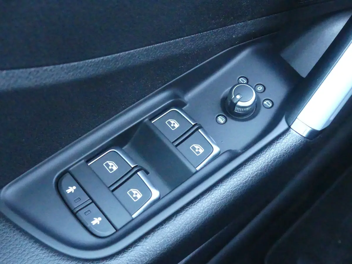 1.4 TFSI CoD Design | TREKHAAK | NAVI | PARKEERSENSOREN V+A | LMV 19" |