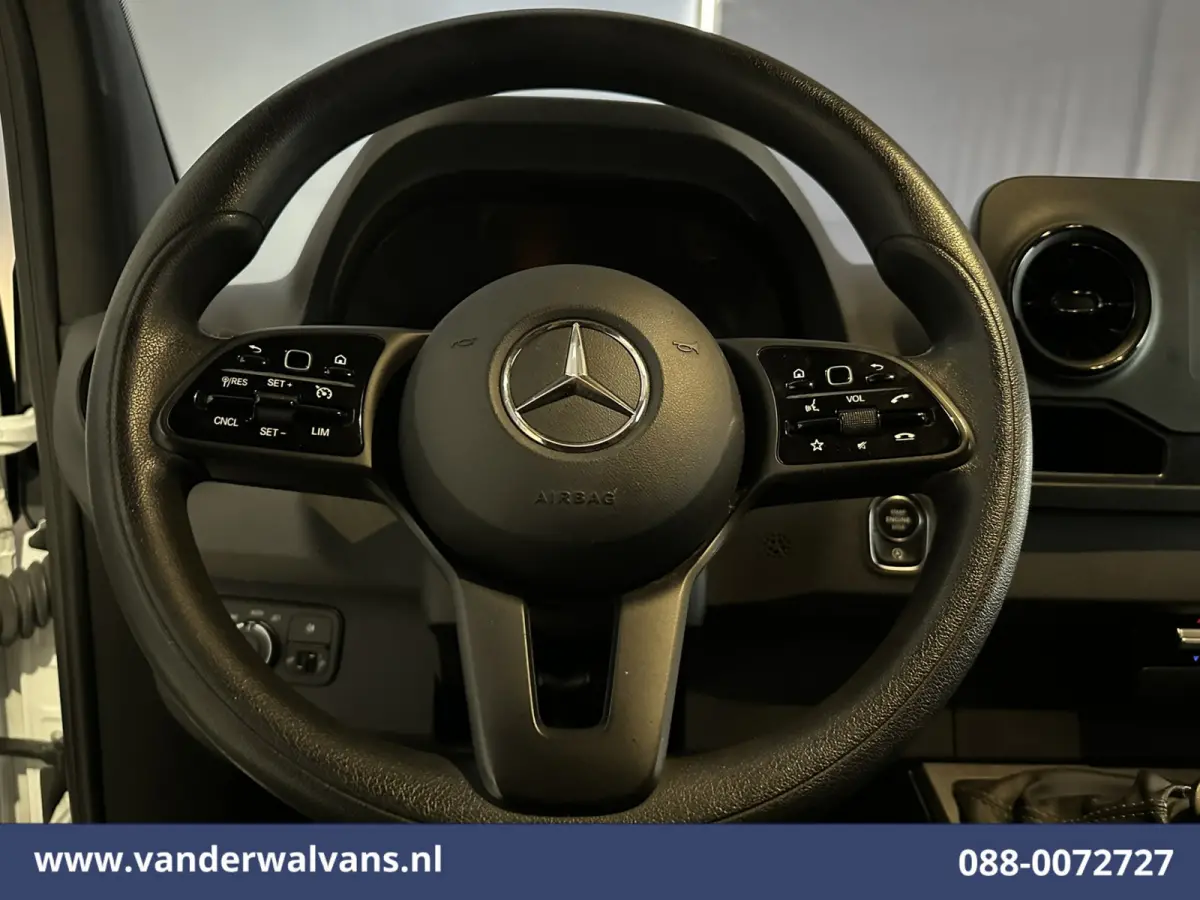 315 CDI 150pk L2H2 Euro6 Airco | Camera | Apple Carplay | Cruisecontrol | Chauffeursstoel Android Auto, Parkeersensoren, Leder, Bijrijdersbank