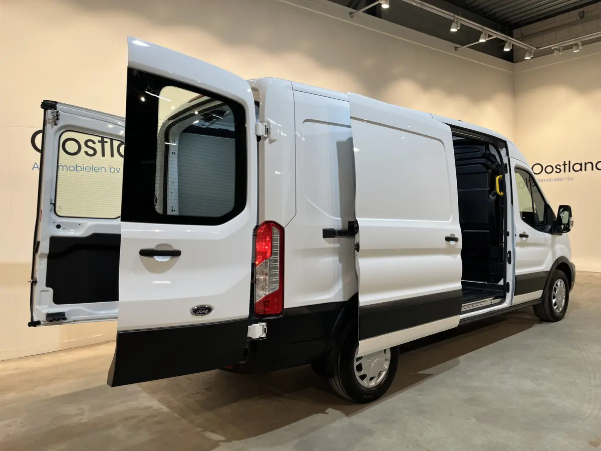350 2.0 TDCI L3H2 Trend 130 PK Automaat / Euro 6 / Airco / PDC / Cruise Control / 3-Zits / 60.500 KM !!