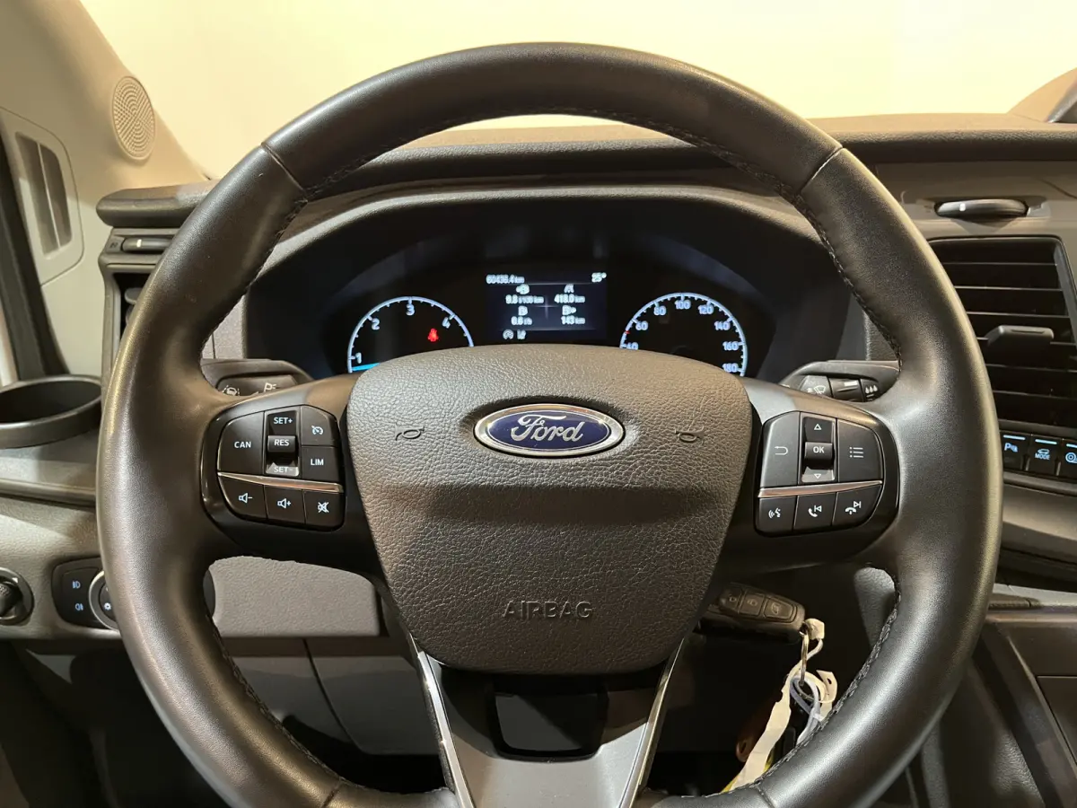 350 2.0 TDCI L3H2 Trend 130 PK Automaat / Euro 6 / Airco / PDC / Cruise Control / 3-Zits / 60.500 KM !!
