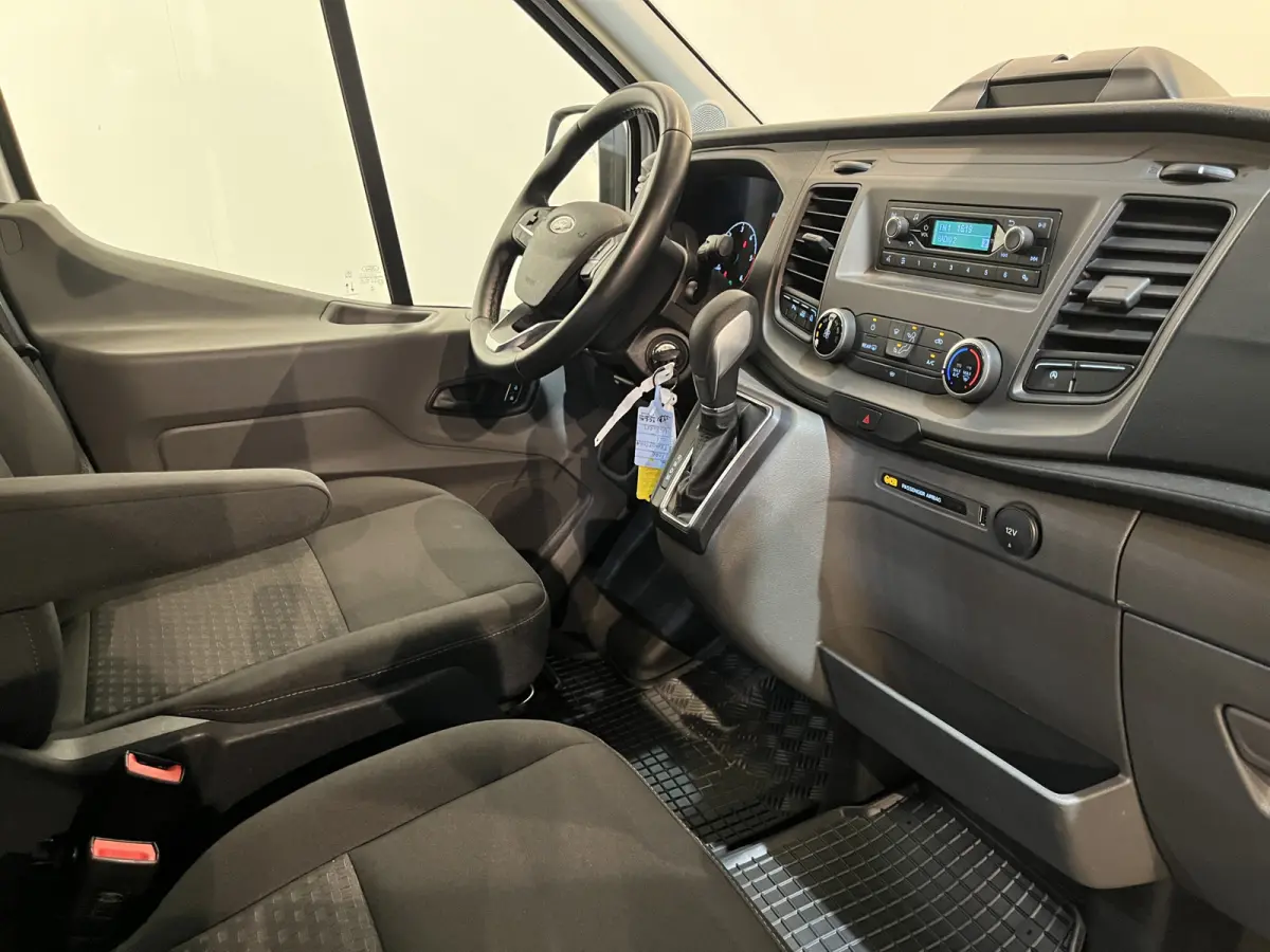 350 2.0 TDCI L3H2 Trend 130 PK Automaat / Euro 6 / Airco / PDC / Cruise Control / 3-Zits / 60.500 KM !!