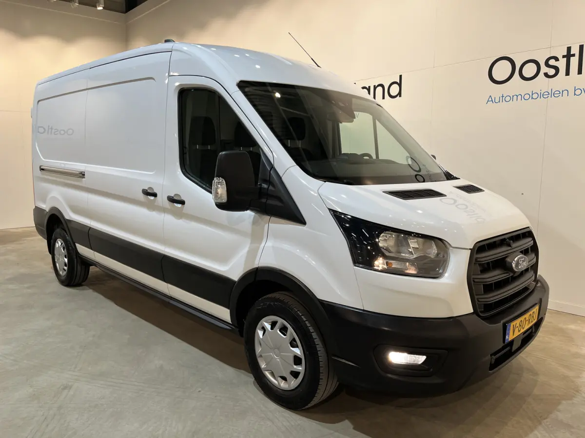 350 2.0 TDCI L3H2 Trend 130 PK Automaat / Euro 6 / Airco / PDC / Cruise Control / 3-Zits / 60.500 KM !!