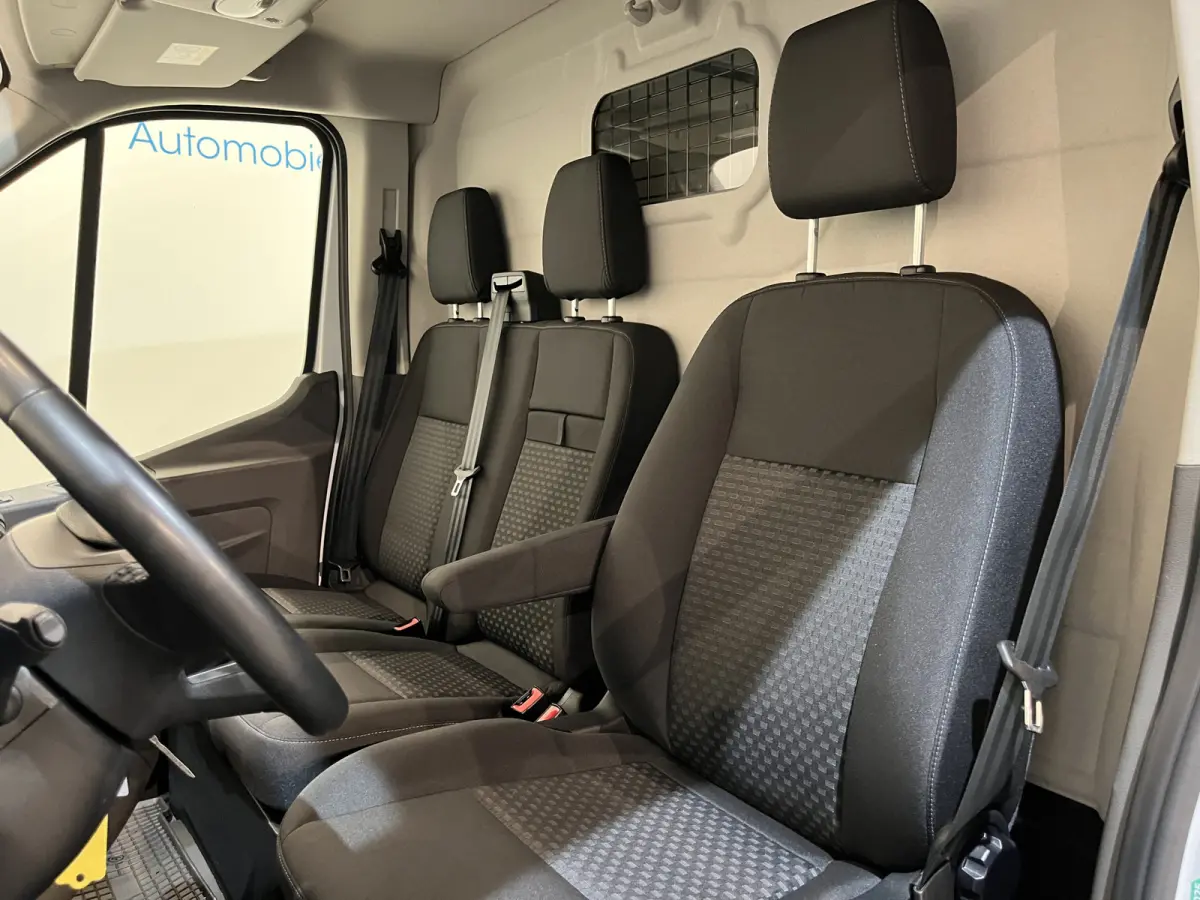 350 2.0 TDCI L3H2 Trend 130 PK Automaat / Euro 6 / Airco / PDC / Cruise Control / 3-Zits / 60.500 KM !!