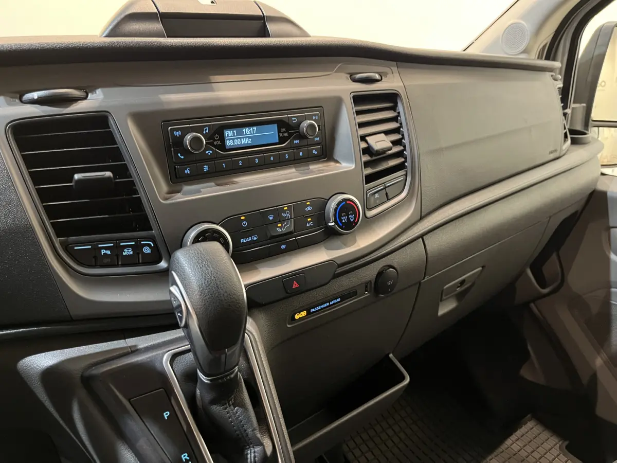 350 2.0 TDCI L3H2 Trend 130 PK Automaat / Euro 6 / Airco / PDC / Cruise Control / 3-Zits / 60.500 KM !!
