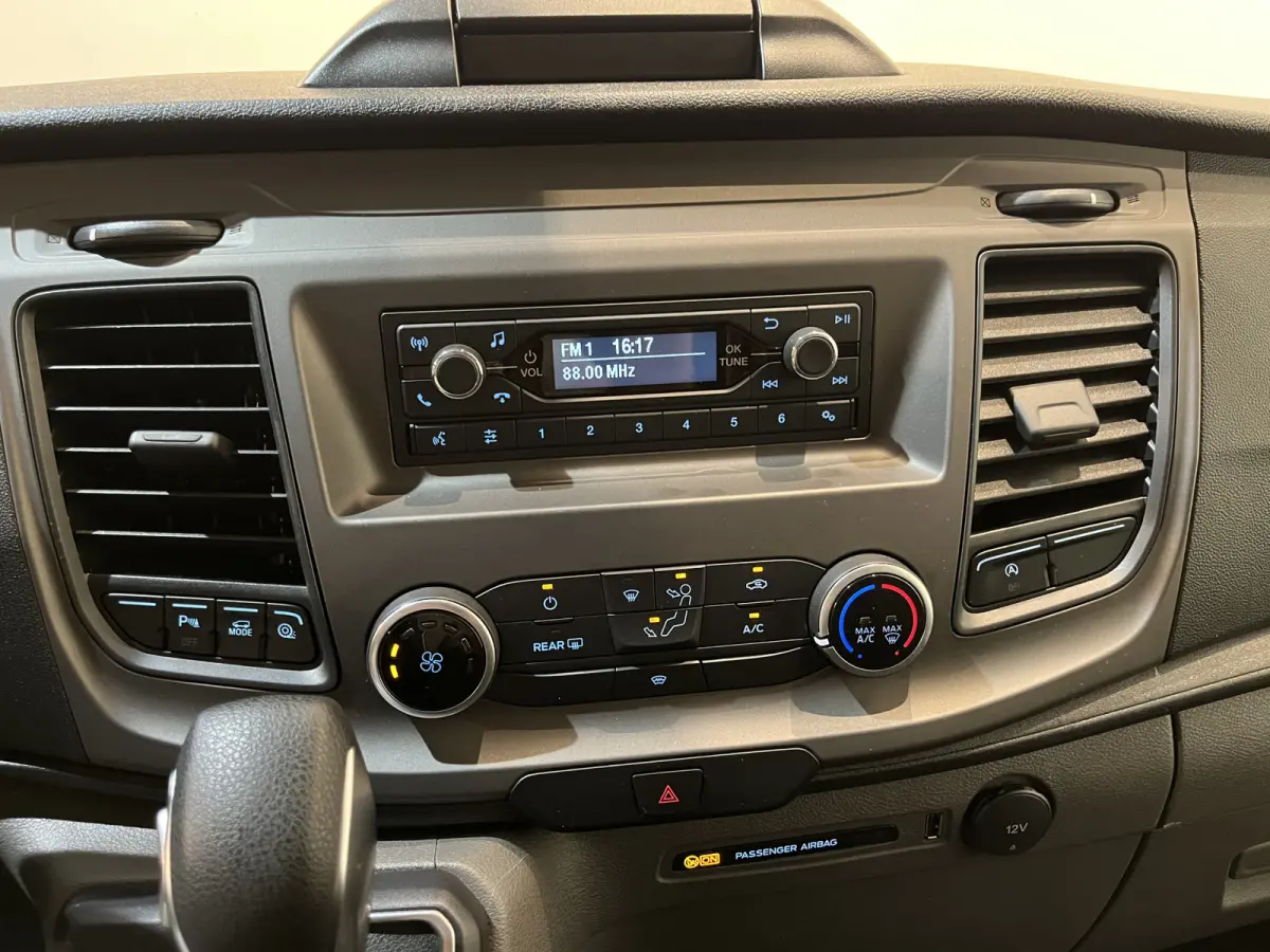 350 2.0 TDCI L3H2 Trend 130 PK Automaat / Euro 6 / Airco / PDC / Cruise Control / 3-Zits / 60.500 KM !!
