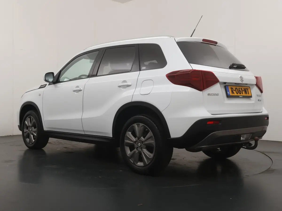 1.4 Boosterjet Select Smart Hybrid | Trekhaak | 1e Eigenaar | Camera |