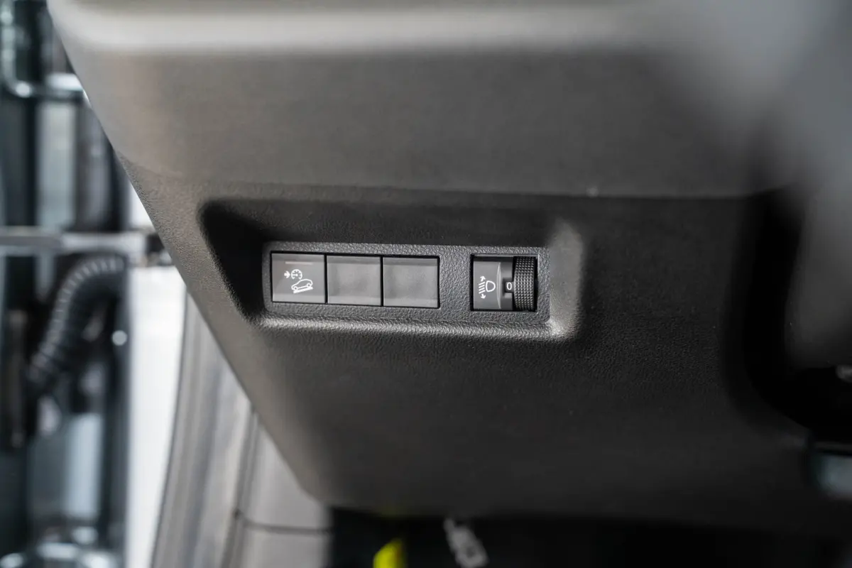1.2 e-Hybrid Summit | Tot 8 Jaar Garantie | Navigatie | Camera | Elektrische Achterklep | Keyless | Apple Carplay & Android Auto | 18 Inch Lichtmetalen velgen |