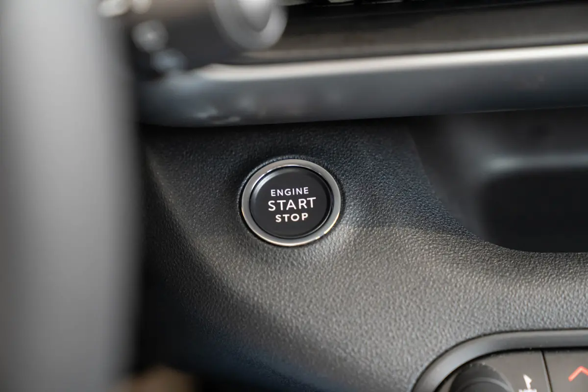 1.2 e-Hybrid Summit | Tot 8 Jaar Garantie | Navigatie | Camera | Elektrische Achterklep | Keyless | Apple Carplay & Android Auto | 18 Inch Lichtmetalen velgen |
