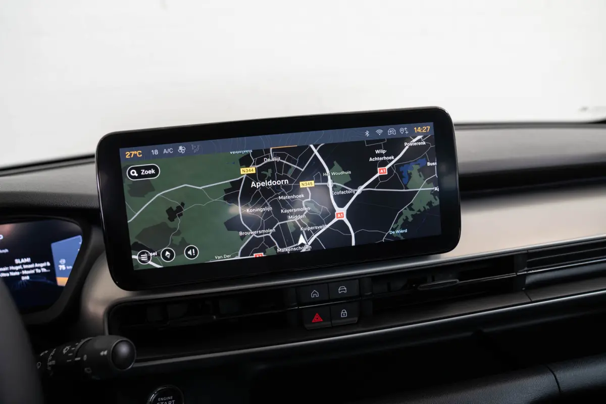 1.2 e-Hybrid Summit | Tot 8 Jaar Garantie | Navigatie | Camera | Elektrische Achterklep | Keyless | Apple Carplay & Android Auto | 18 Inch Lichtmetalen velgen |