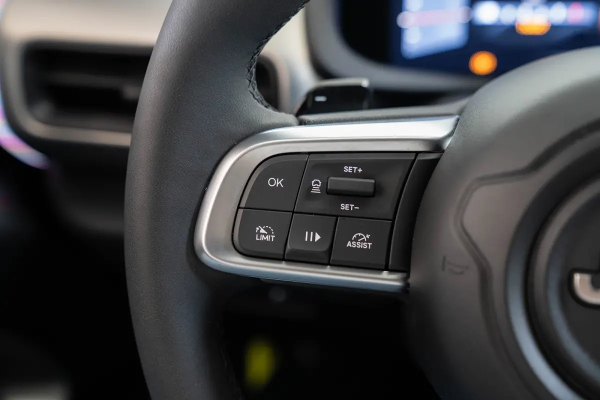 1.2 e-Hybrid Summit | Tot 8 Jaar Garantie | Navigatie | Camera | Elektrische Achterklep | Keyless | Apple Carplay & Android Auto | 18 Inch Lichtmetalen velgen |