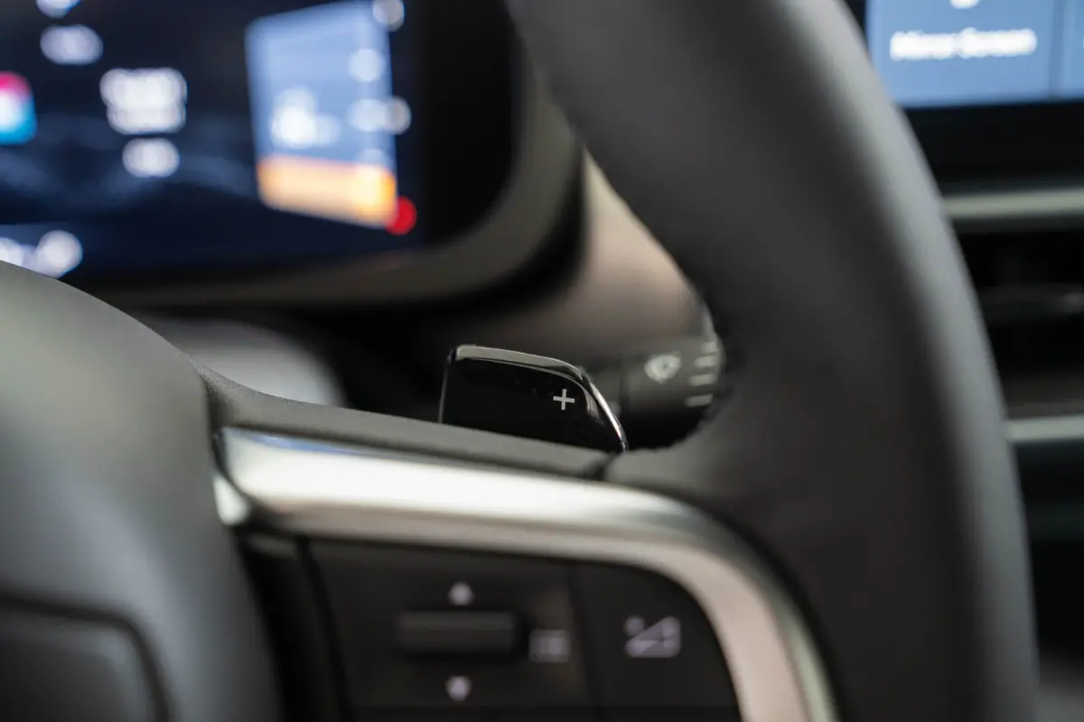 1.2 e-Hybrid Summit | Tot 8 Jaar Garantie | Navigatie | Camera | Elektrische Achterklep | Keyless | Apple Carplay & Android Auto | 18 Inch Lichtmetalen velgen |