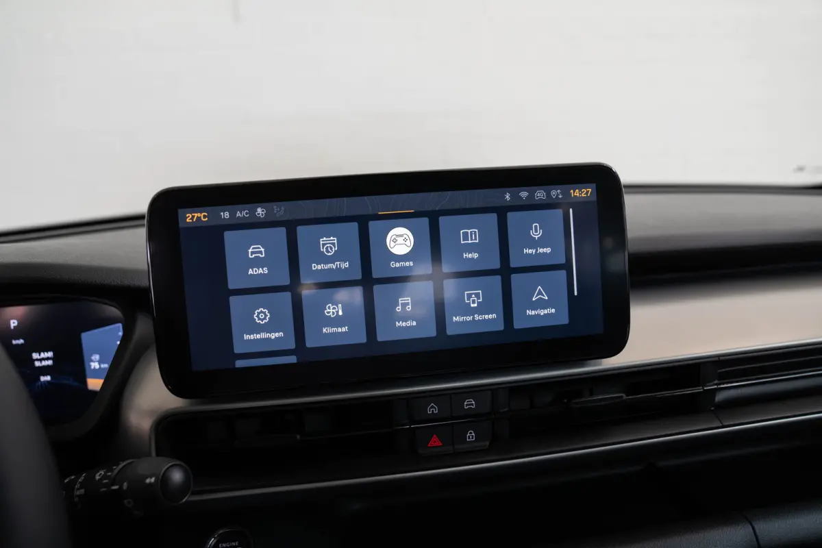 1.2 e-Hybrid Summit | Tot 8 Jaar Garantie | Navigatie | Camera | Elektrische Achterklep | Keyless | Apple Carplay & Android Auto | 18 Inch Lichtmetalen velgen |