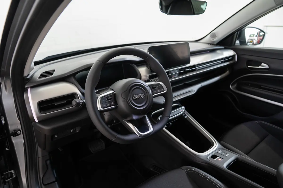 1.2 e-Hybrid Summit | Tot 8 Jaar Garantie | Navigatie | Camera | Elektrische Achterklep | Keyless | Apple Carplay & Android Auto | 18 Inch Lichtmetalen velgen |