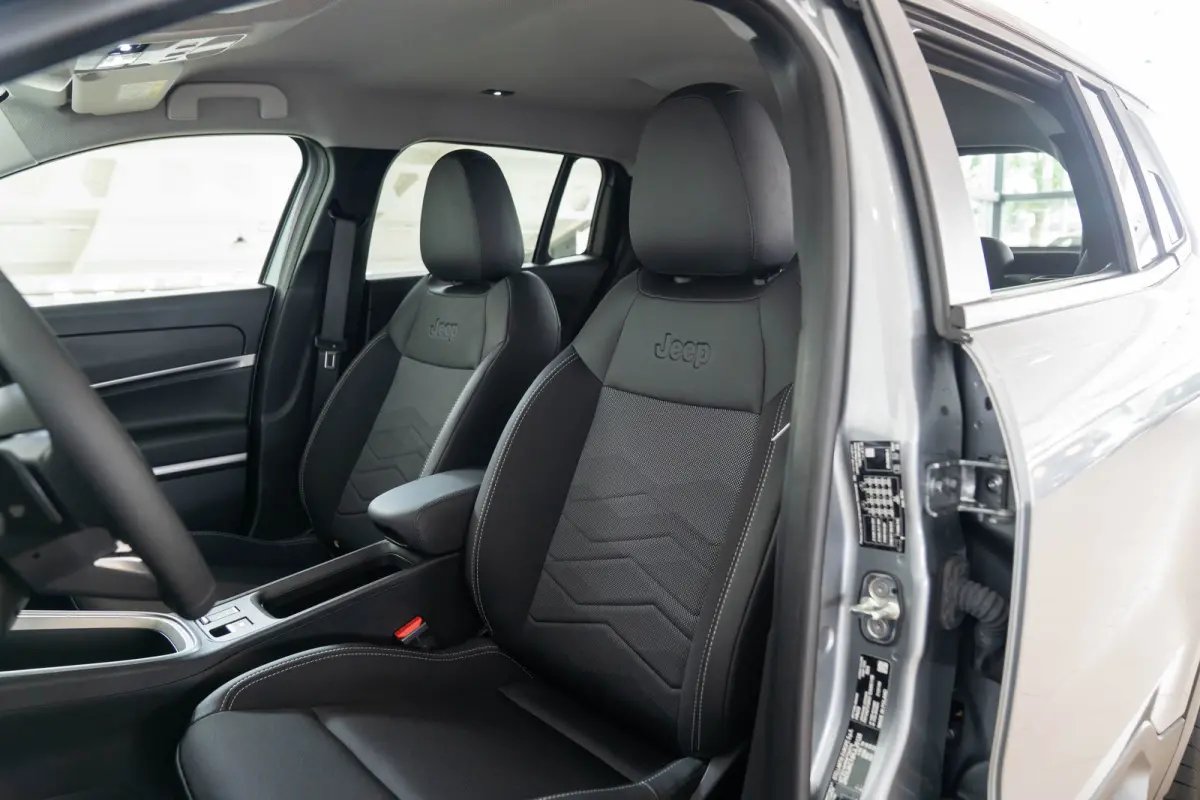 1.2 e-Hybrid Summit | Tot 8 Jaar Garantie | Navigatie | Camera | Elektrische Achterklep | Keyless | Apple Carplay & Android Auto | 18 Inch Lichtmetalen velgen |
