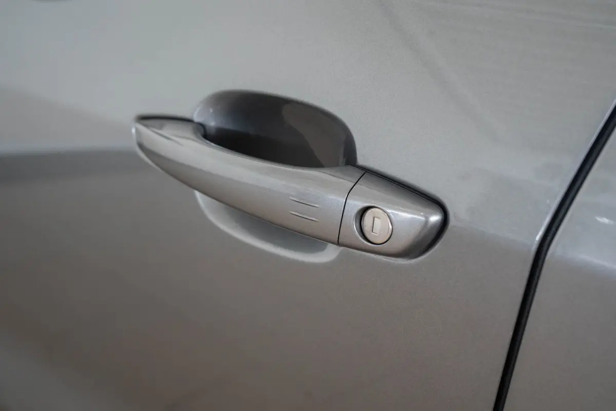 1.2 e-Hybrid Summit | Tot 8 Jaar Garantie | Navigatie | Camera | Elektrische Achterklep | Keyless | Apple Carplay & Android Auto | 18 Inch Lichtmetalen velgen |