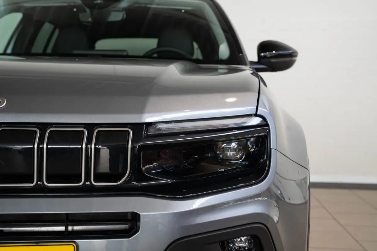 1.2 e-Hybrid Summit | Tot 8 Jaar Garantie | Navigatie | Camera | Elektrische Achterklep | Keyless | Apple Carplay & Android Auto | 18 Inch Lichtmetalen velgen |