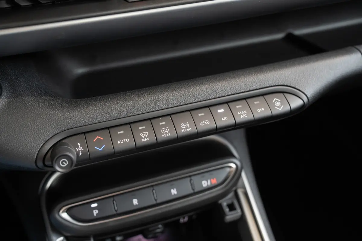 1.2 e-Hybrid Summit | Tot 8 Jaar Garantie | Navigatie | Camera | Elektrische Achterklep | Keyless | Apple Carplay & Android Auto | 18 Inch Lichtmetalen velgen |