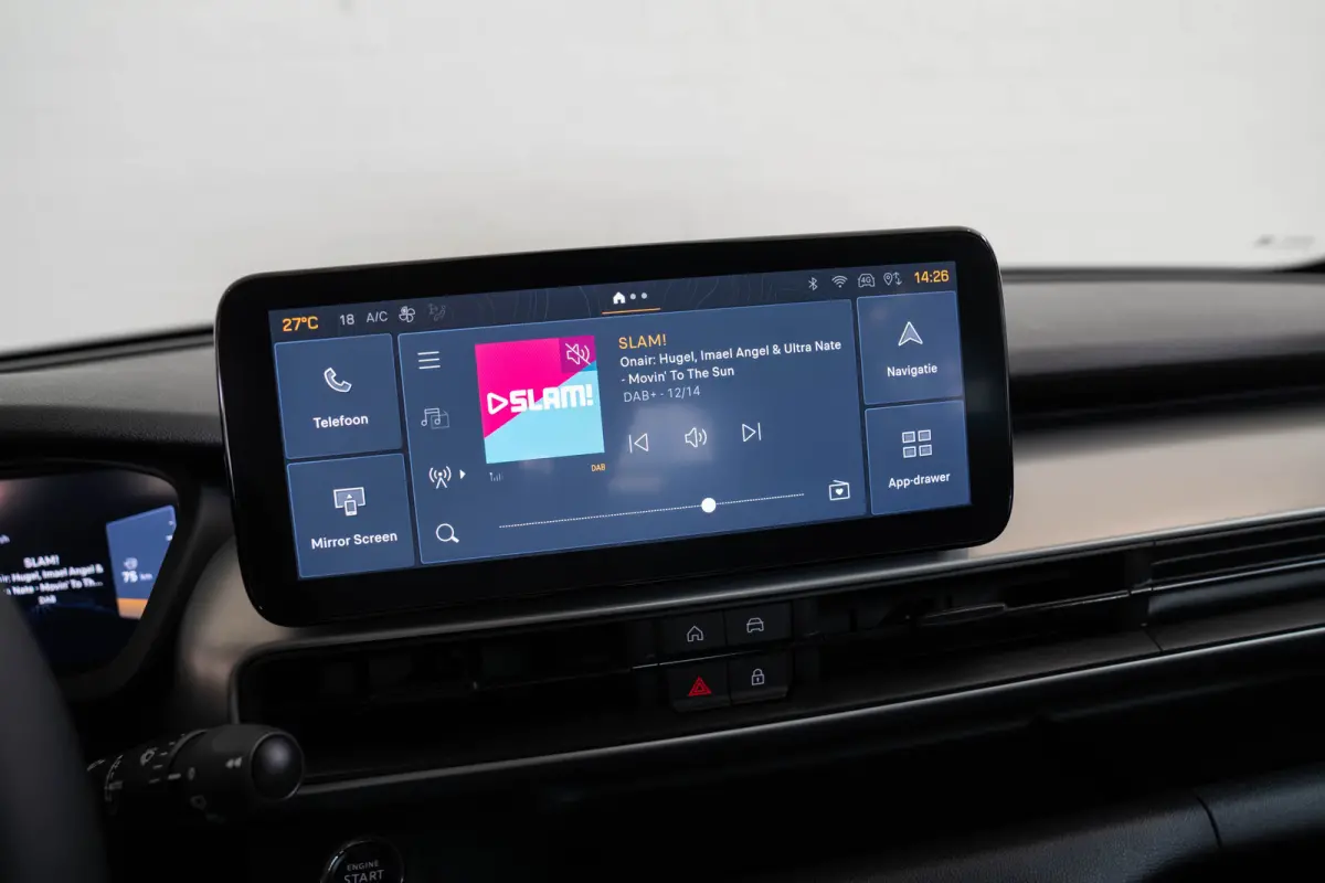 1.2 e-Hybrid Summit | Tot 8 Jaar Garantie | Navigatie | Camera | Elektrische Achterklep | Keyless | Apple Carplay & Android Auto | 18 Inch Lichtmetalen velgen |
