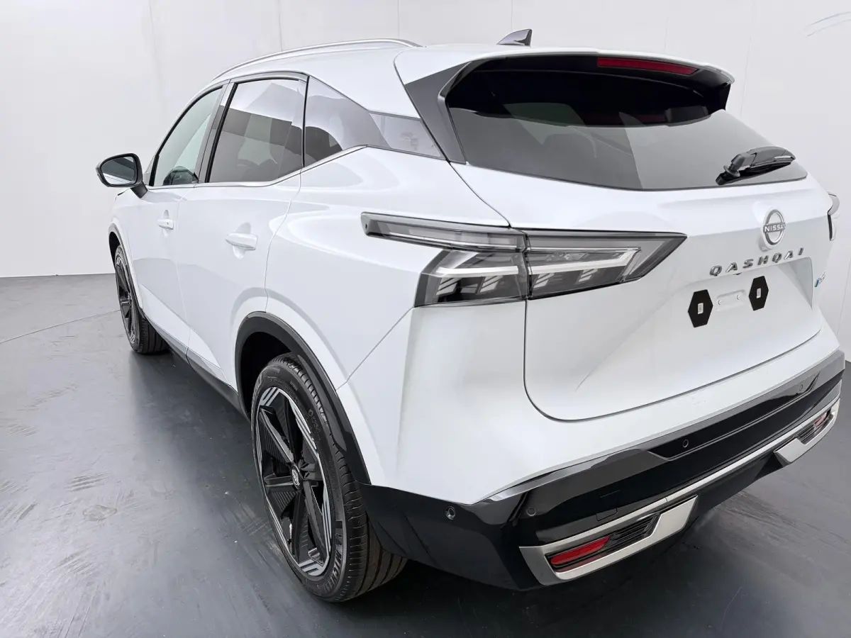 1.5 e-Power Tekna Plus | €3.000,- Voorraadvoordeel | Modeljaar 2026 | Pro-Pilot | Cold pack | Panoramadak