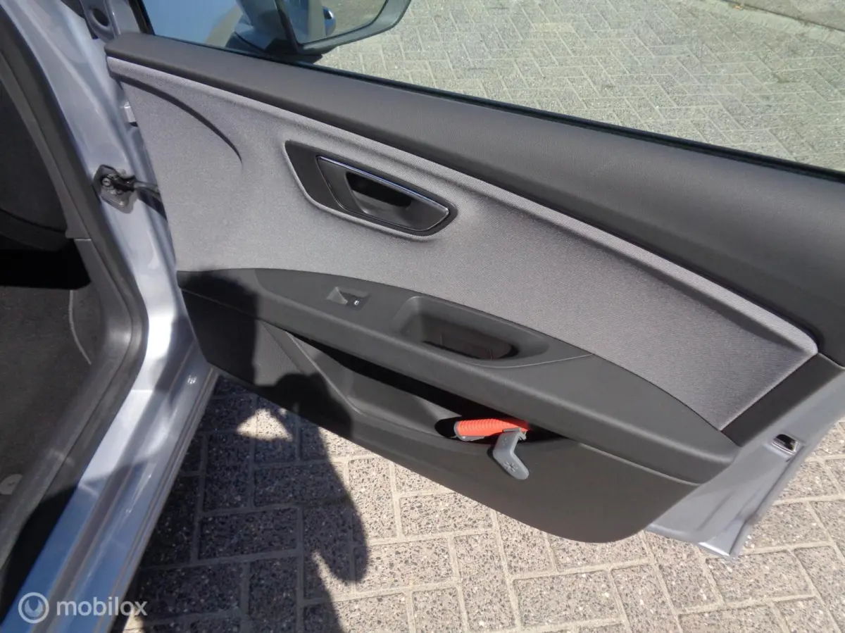 1.0 EcoTSI Style Business/Airco/Ecc/PDC/Lm velgen/Apple carplay/Nieuwstaat/NAP