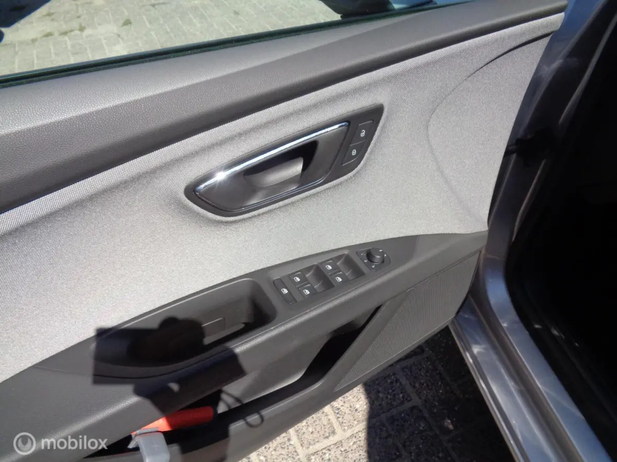 1.0 EcoTSI Style Business/Airco/Ecc/PDC/Lm velgen/Apple carplay/Nieuwstaat/NAP