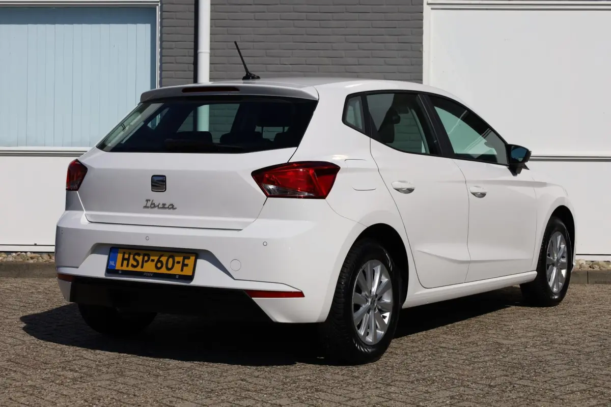 1.0 EcoTSI 95pk Style | All-Season banden | Full Link | PDC achter | Cruise control | Airconditioning