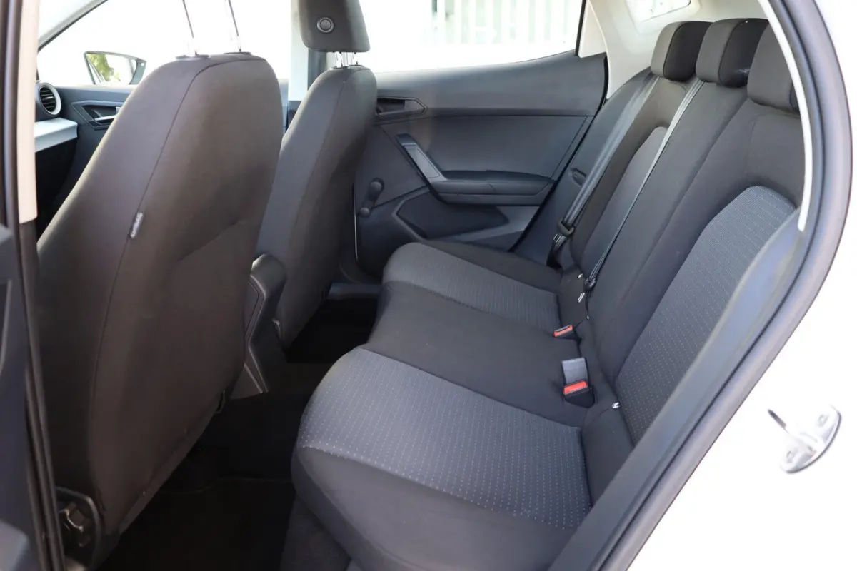 1.0 EcoTSI 95pk Style | All-Season banden | Full Link | PDC achter | Cruise control | Airconditioning