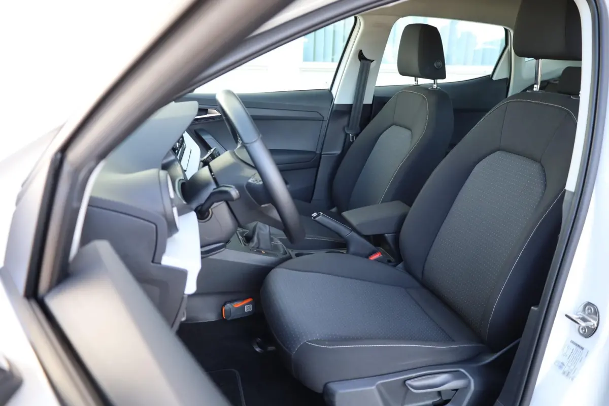 1.0 EcoTSI 95pk Style | All-Season banden | Full Link | PDC achter | Cruise control | Airconditioning