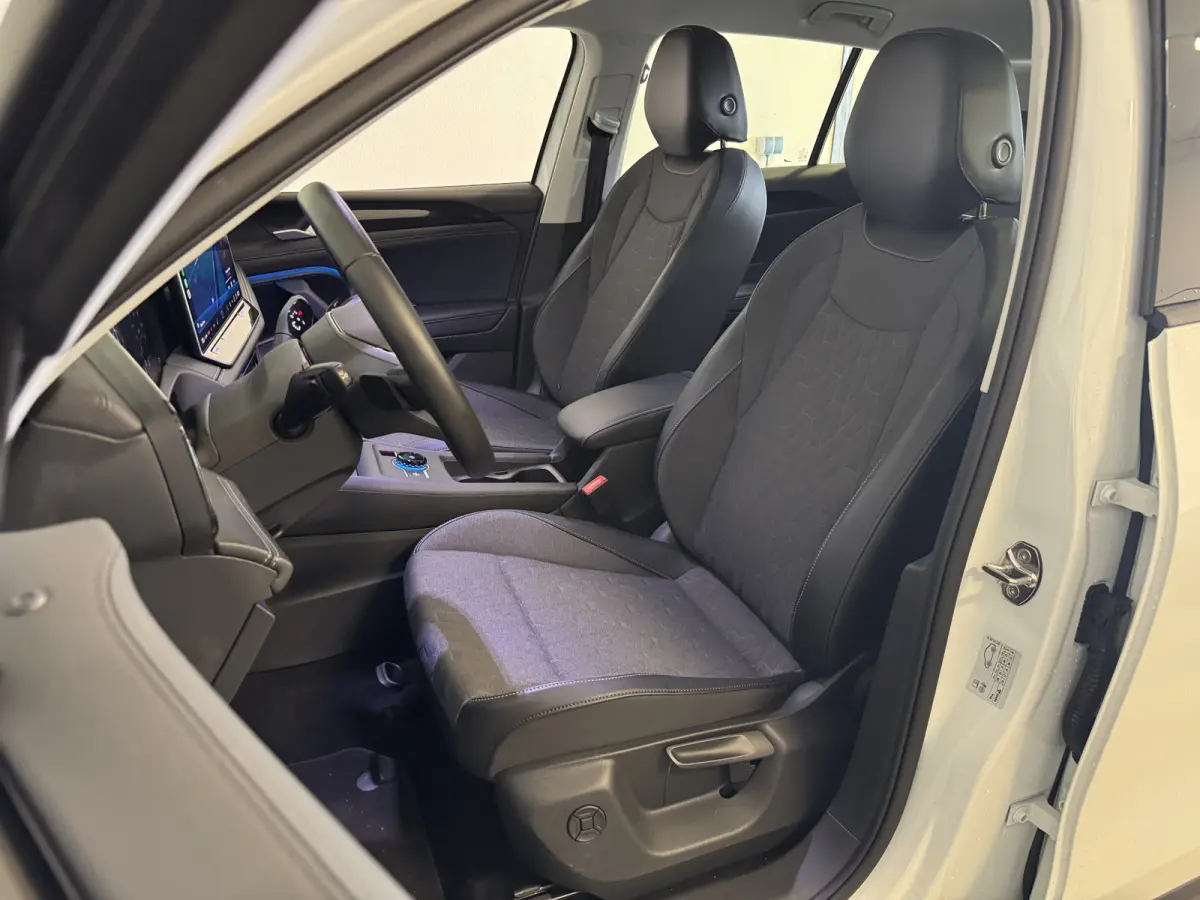 1.5 TSI 204PK eHybrid DSG LIFE 360°CAMERA/HARMAN-KARDON/HEAD-UP/TREKHAAK *Fabrieksgarantie 2030*