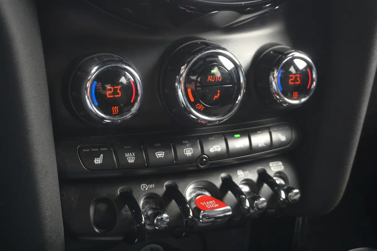 1.5 Cooper Automaat | FULL LED | HEADUP DISP. | SPORTSTOELEN | STOELVERW. | CAMERA |