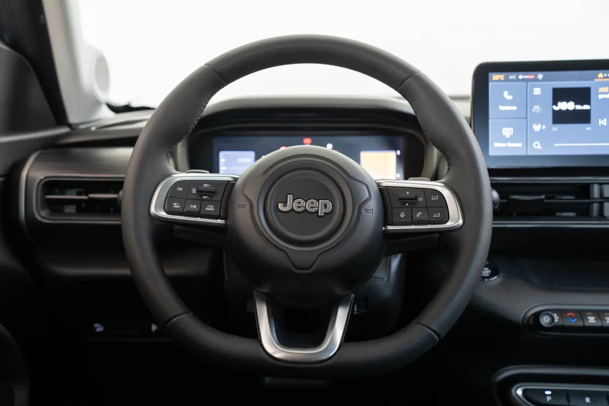 1.2 e-Hybrid Longitude | Navigatie | Parkeersensoren | Adaptive Cruise | Lichtmetalen velgen | LED | Digitaal display |