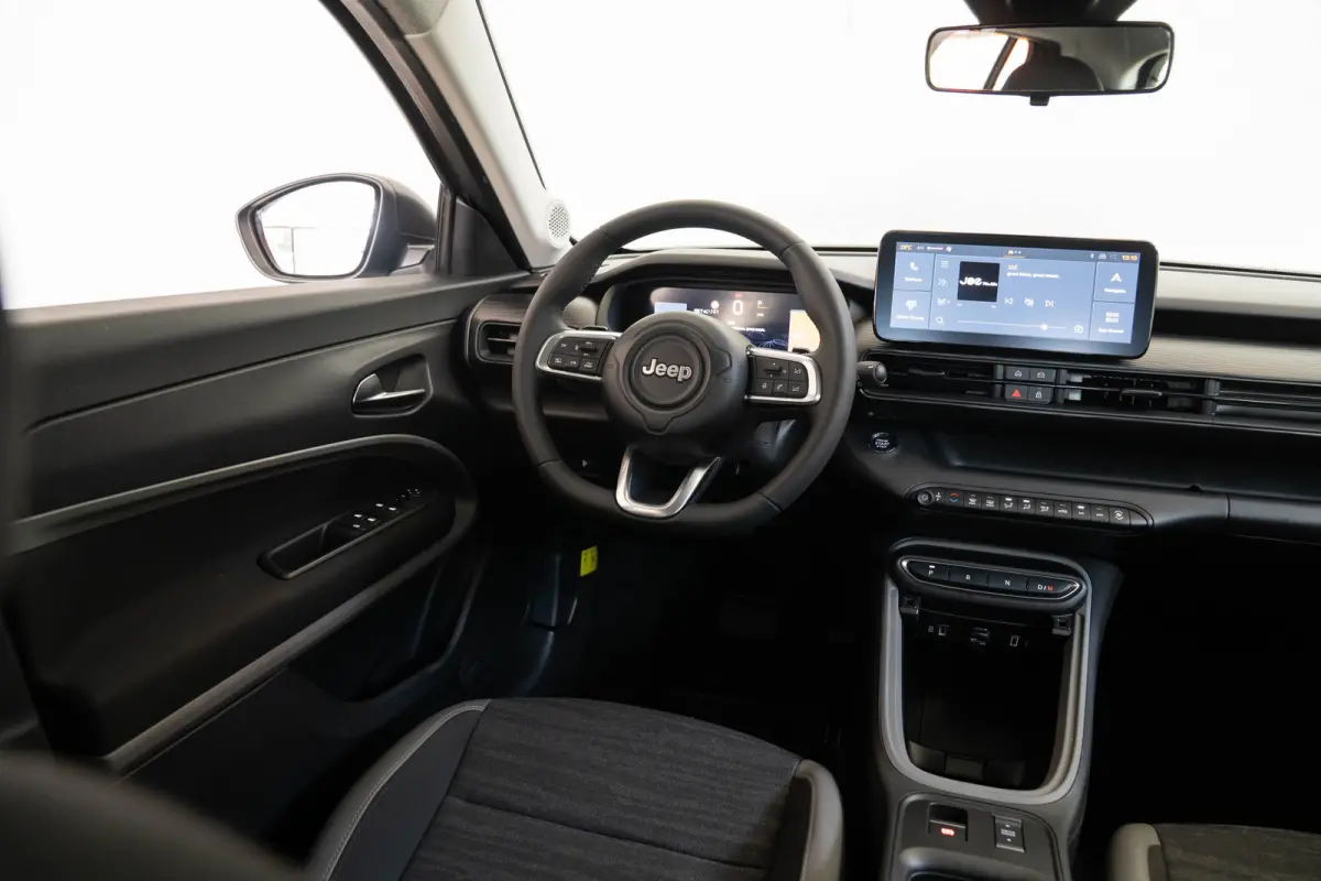 1.2 e-Hybrid Longitude | Navigatie | Parkeersensoren | Adaptive Cruise | Lichtmetalen velgen | LED | Digitaal display |