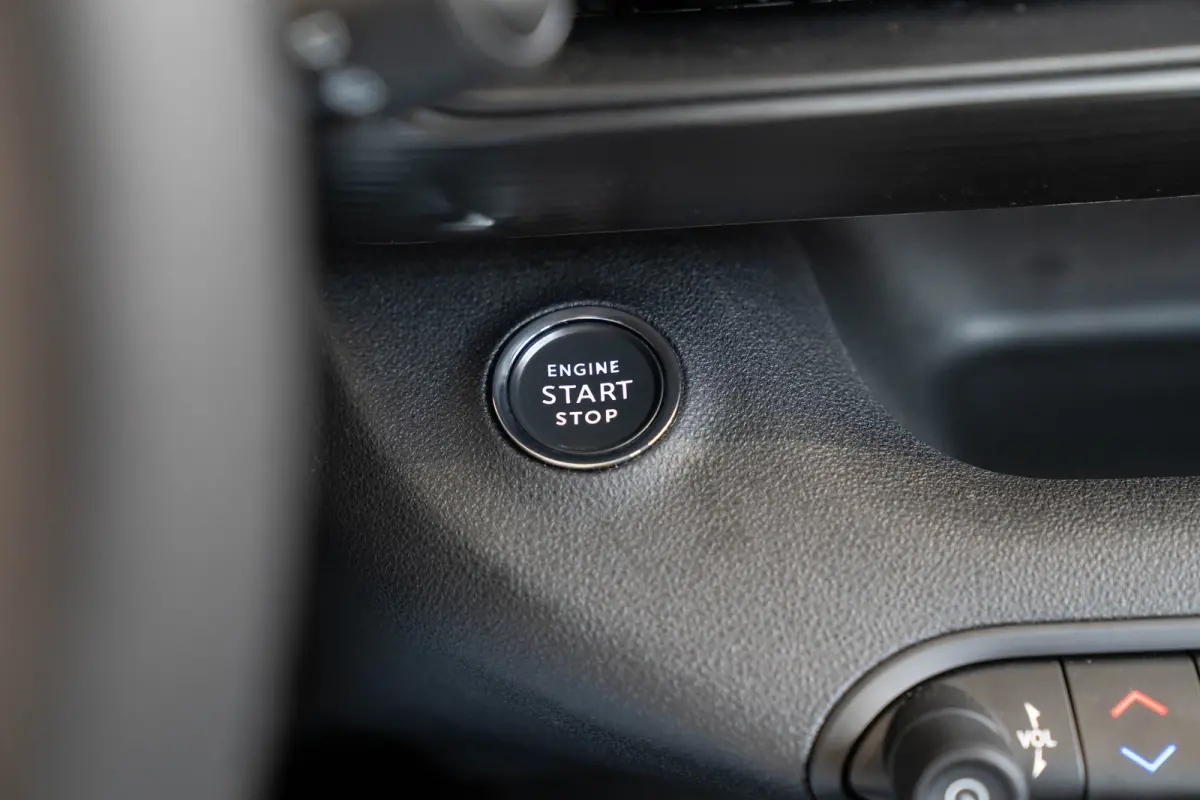 1.2 e-Hybrid Longitude | Navigatie | Parkeersensoren | Adaptive Cruise | Lichtmetalen velgen | LED | Digitaal display |