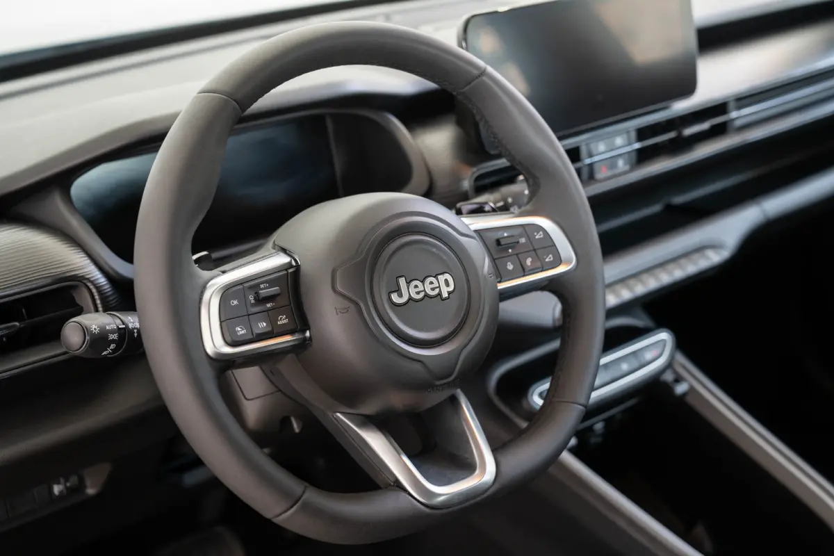 1.2 e-Hybrid Longitude | Navigatie | Parkeersensoren | Adaptive Cruise | Lichtmetalen velgen | LED | Digitaal display |