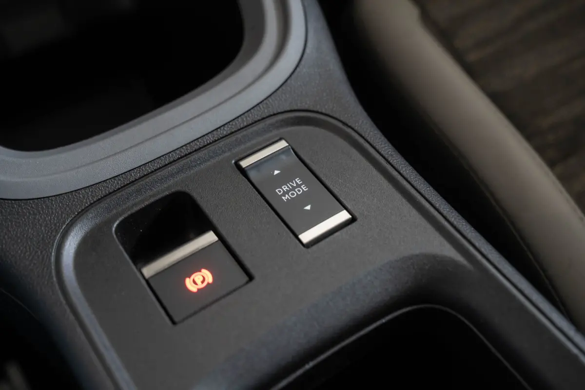 1.2 e-Hybrid Longitude | Navigatie | Parkeersensoren | Adaptive Cruise | Lichtmetalen velgen | LED | Digitaal display |
