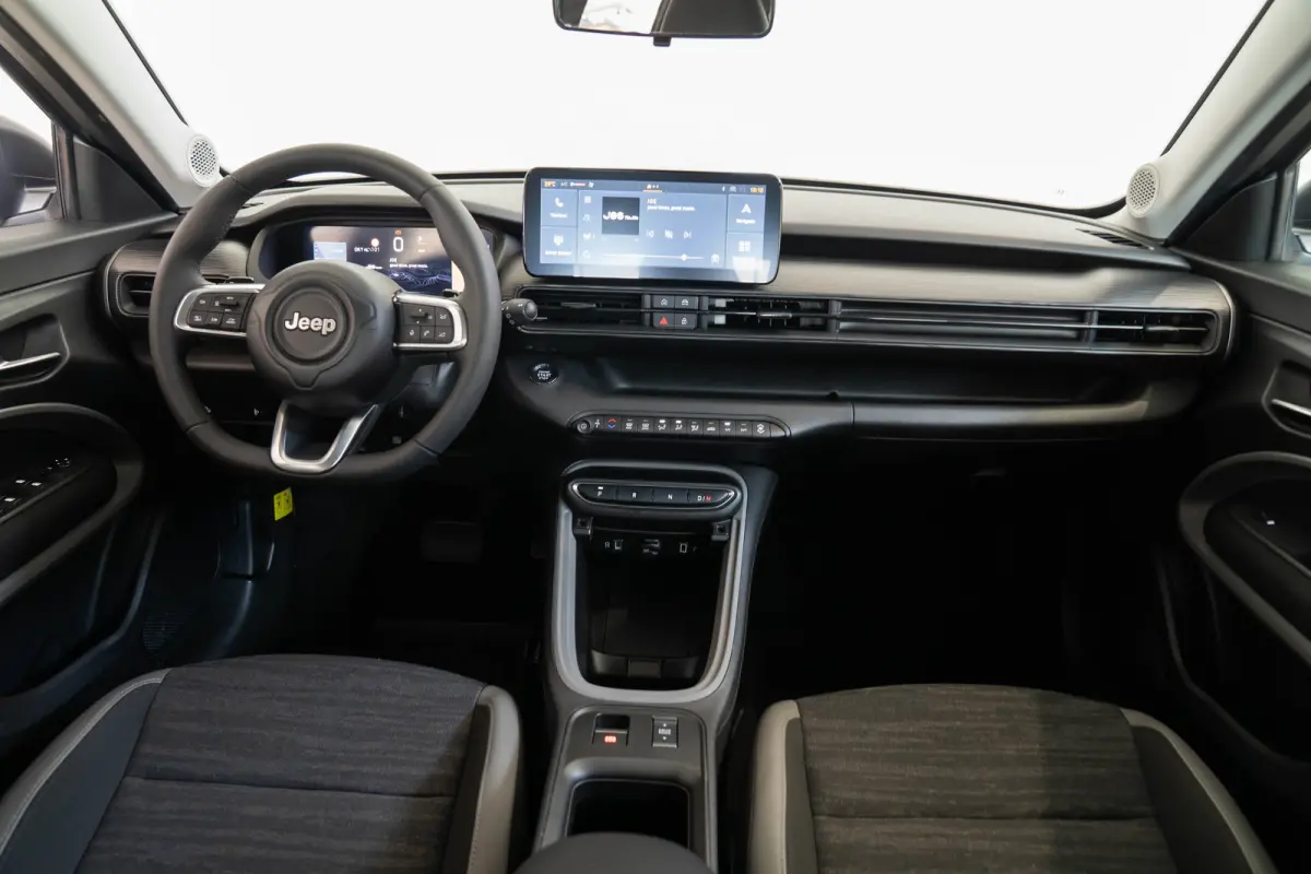1.2 e-Hybrid Longitude | Navigatie | Parkeersensoren | Adaptive Cruise | Lichtmetalen velgen | LED | Digitaal display |