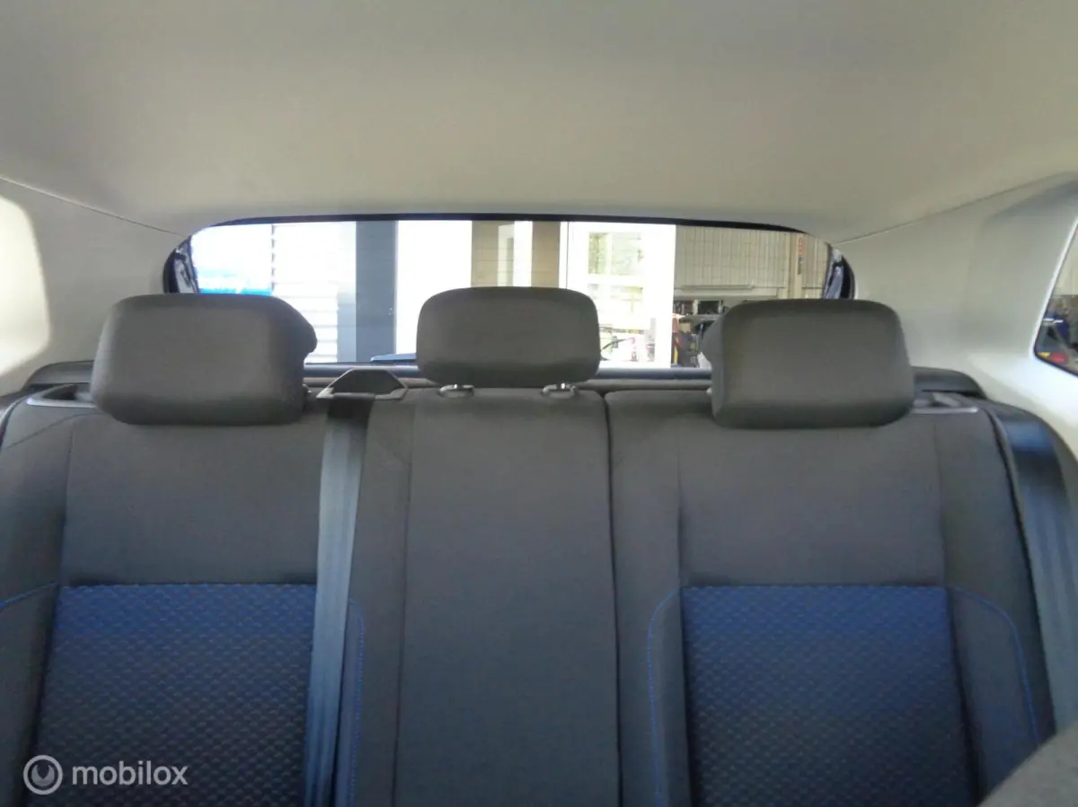 1.0 TSI United 5 deurs/Airco/Ecc/PDC/Navi/Apple carplay/Lm velgen