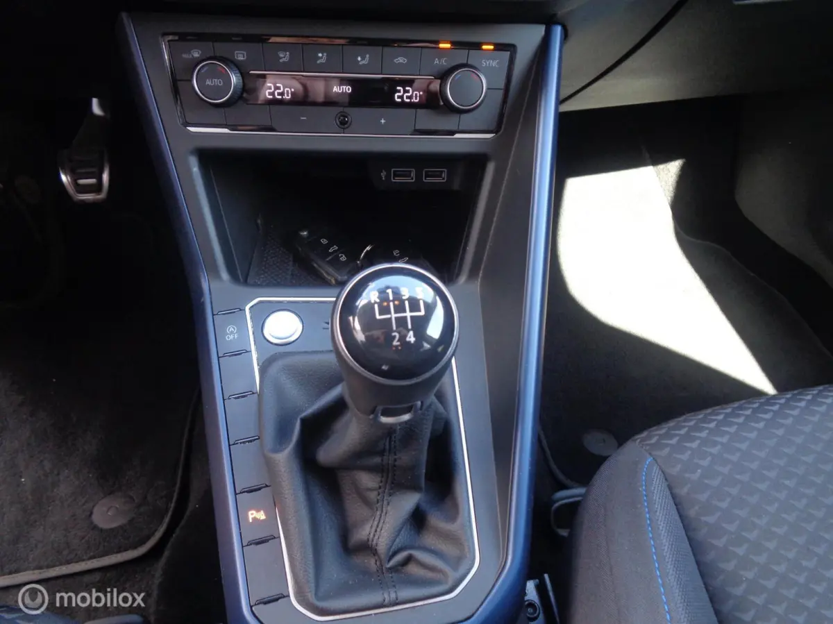 1.0 TSI United 5 deurs/Airco/Ecc/PDC/Navi/Apple carplay/Lm velgen