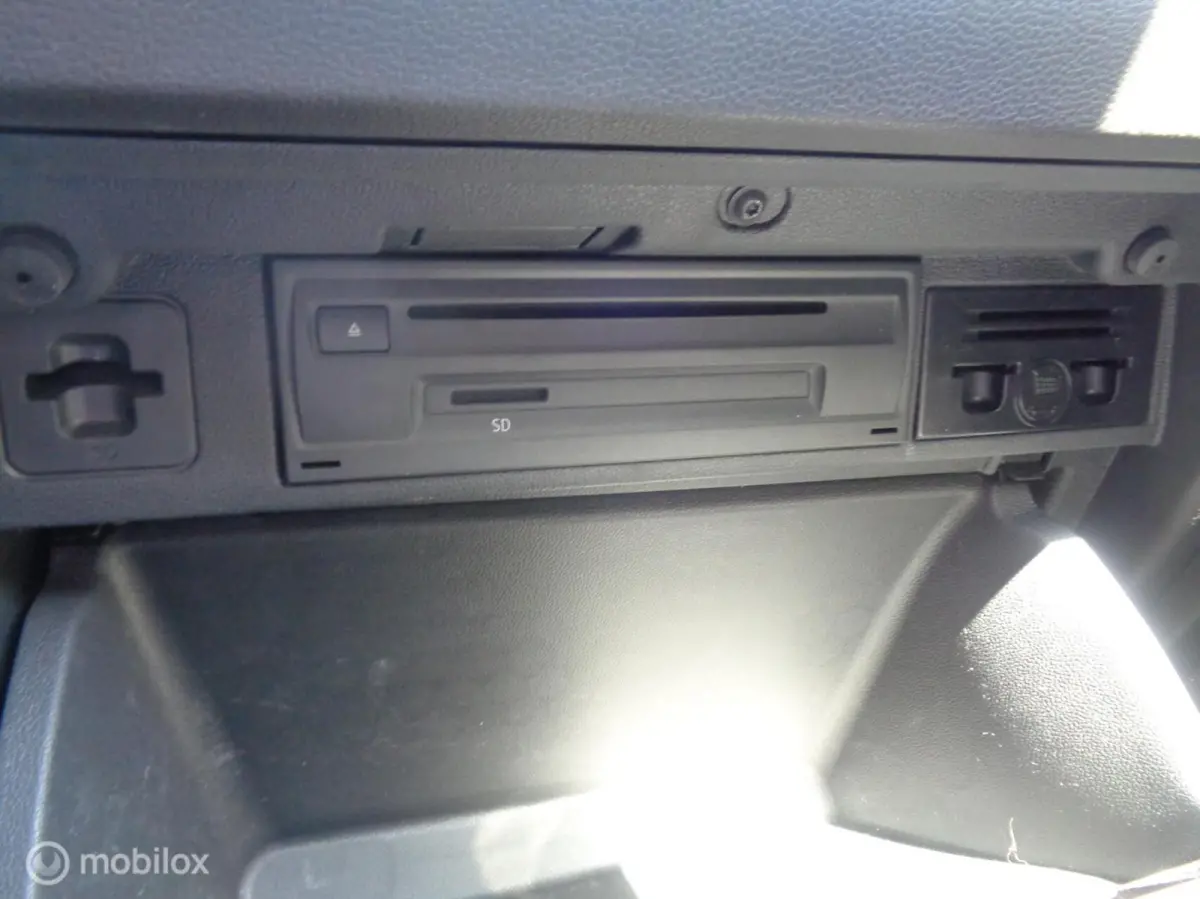 1.0 TSI United 5 deurs/Airco/Ecc/PDC/Navi/Apple carplay/Lm velgen