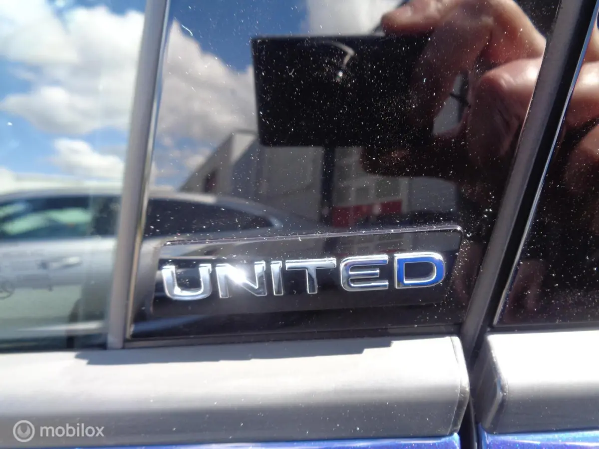 1.0 TSI United 5 deurs/Airco/Ecc/PDC/Navi/Apple carplay/Lm velgen